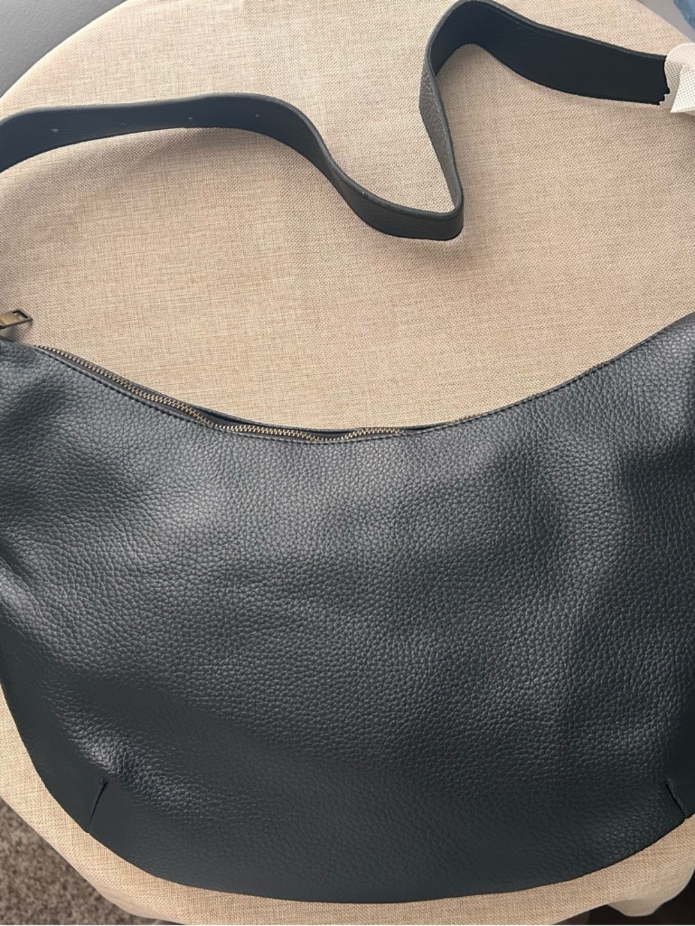 Gap Vegan Pebble Leather Slouchy Handbag - Picture 2 of 8